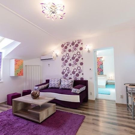 Queen Holiday Apartment Boekarest Buitenkant foto