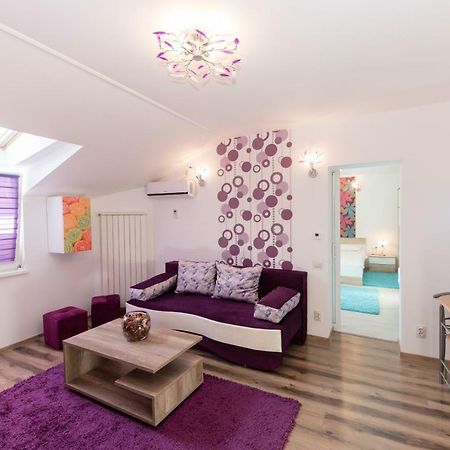 Queen Holiday Apartment Boekarest Buitenkant foto