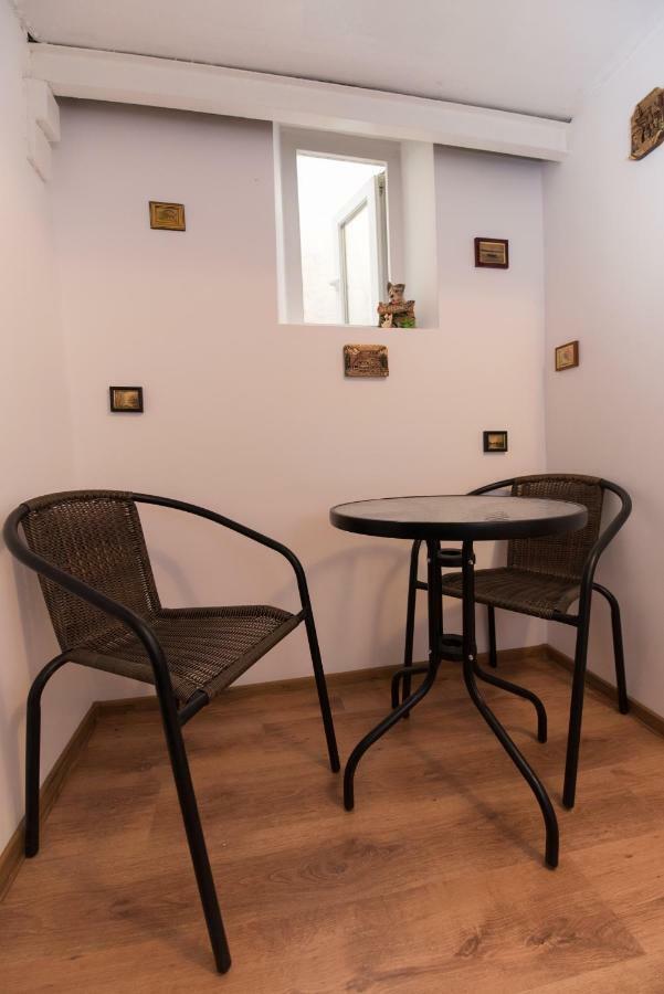Queen Holiday Apartment Boekarest Buitenkant foto