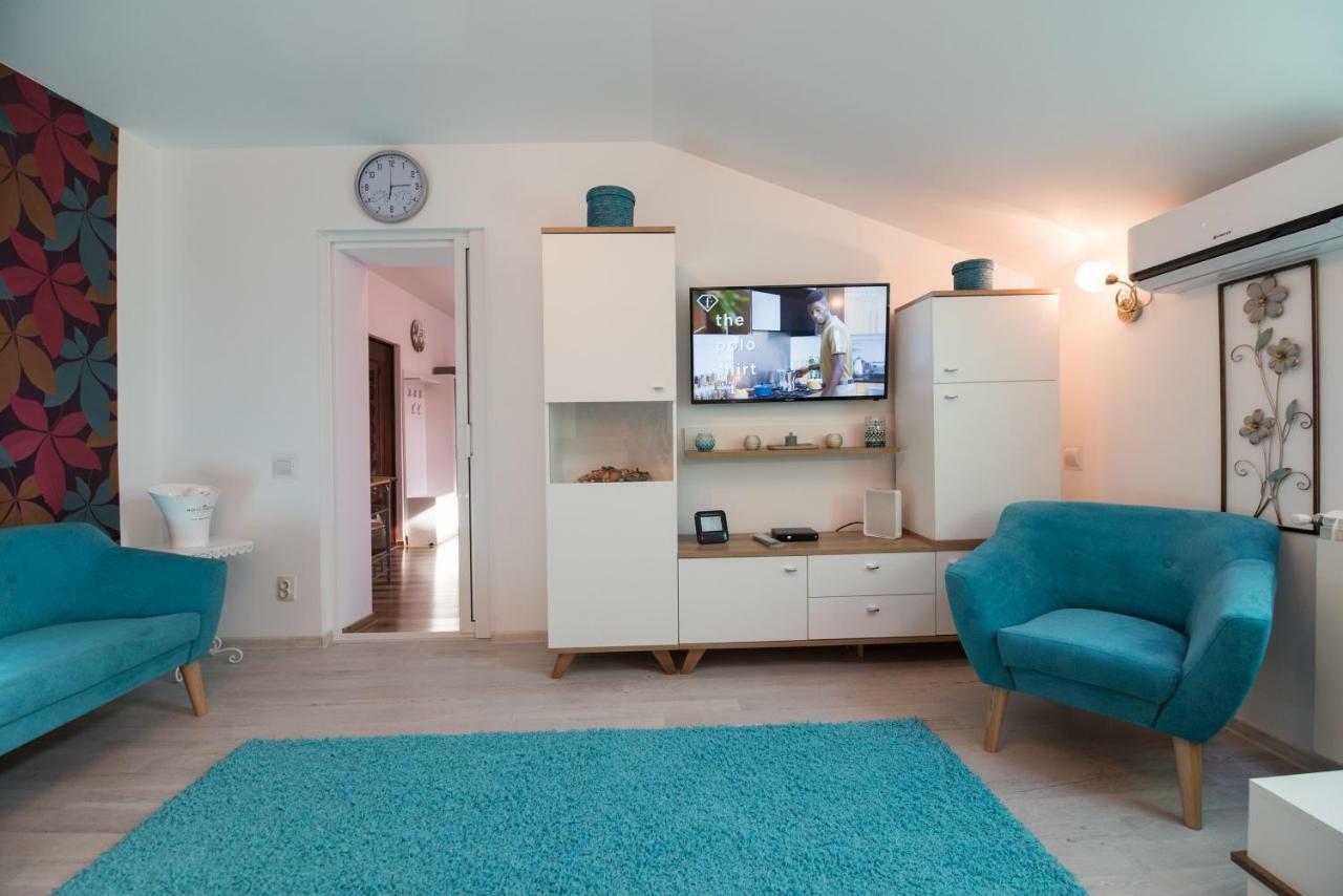 Queen Holiday Apartment Boekarest Buitenkant foto