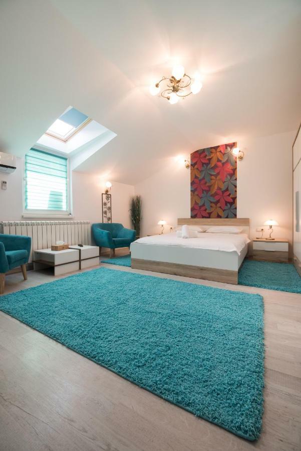Queen Holiday Apartment Boekarest Buitenkant foto